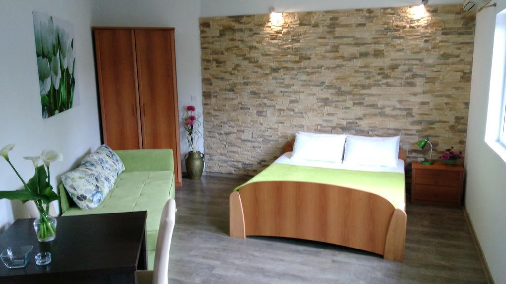 Apartments Jadran Херцег Нови Екстериор снимка