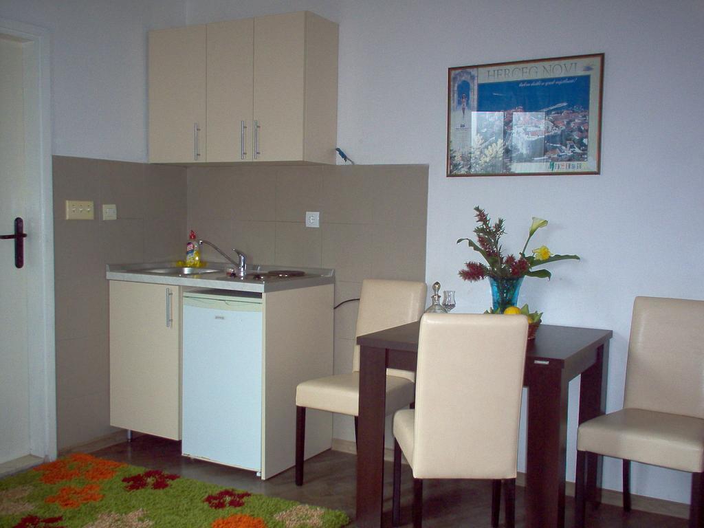 Apartments Jadran Херцег Нови Стая снимка
